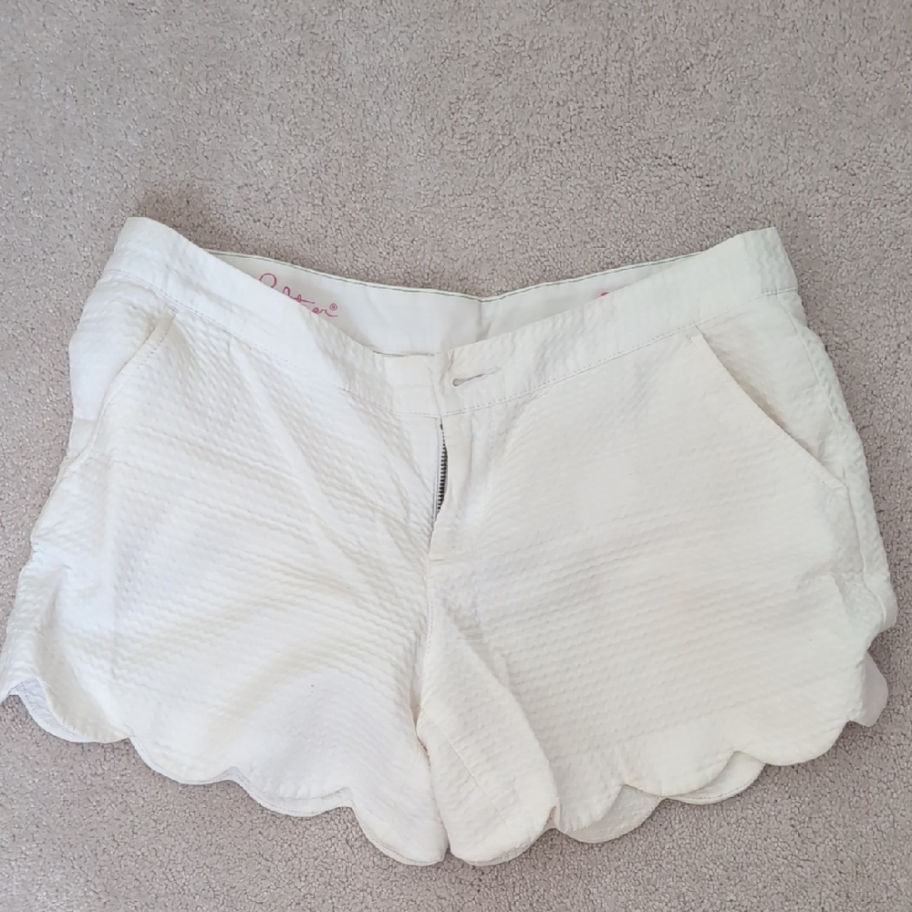 Cream Scalloped Women Shorts